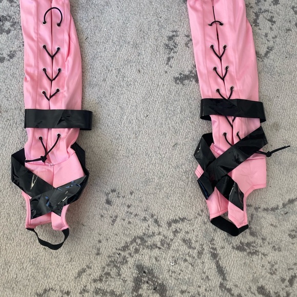 Monster High Draculaura Costume with wig - Picture 9 of 9